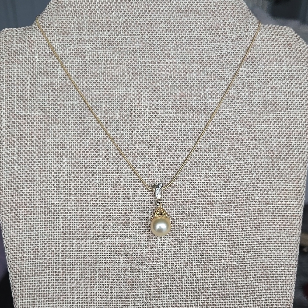 14kt Golden South Sea Pearl Pendant - Picture 2 of 10